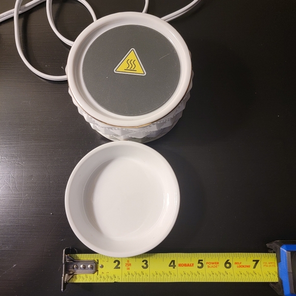 Scentsy White And Gold Medium Burner - Picture 6 of 8